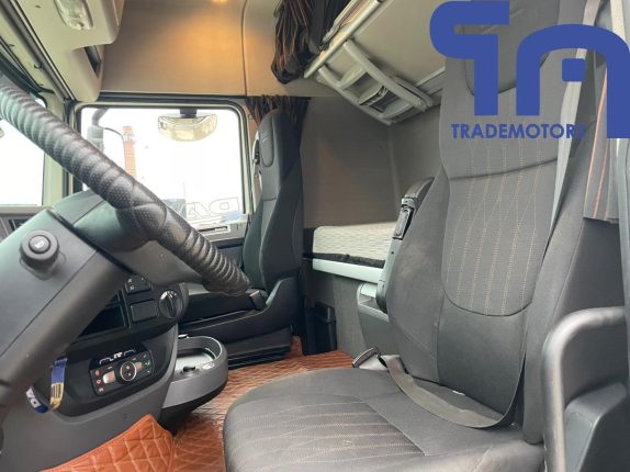 019. Седельный тягач DAF XF (10637)