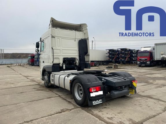 019. Седельный тягач DAF XF (10637)