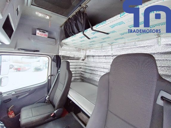 019. Седельный тягач КАМАЗ 5490-S5 (10728)