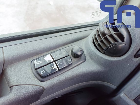 019. Седельный тягач КАМАЗ 5490-S5 (10563)