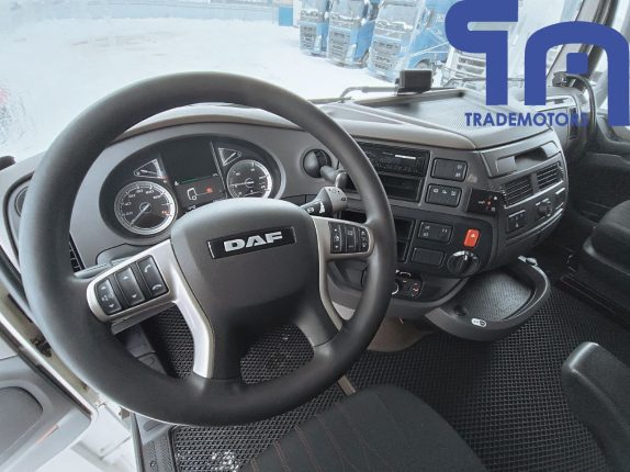 002. Седельный тягач DAF XF (10433)