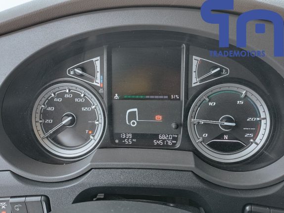 002. Седельный тягач DAF XF (10433)