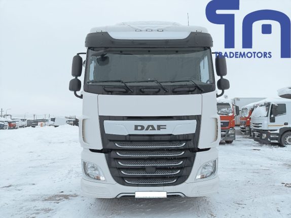 002. Седельный тягач DAF XF (10433)
