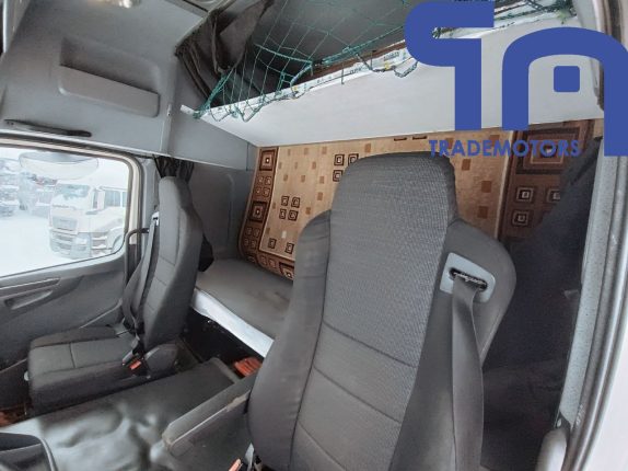 019. Седельный тягач КАМАЗ 5490-S5 (10563)