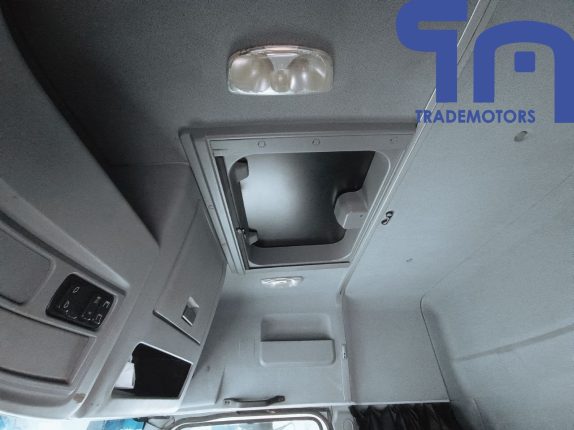 019. Седельный тягач КАМАЗ 5490-S5 (10726)