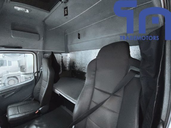 019. Седельный тягач КАМАЗ 5490-S5 (10557)