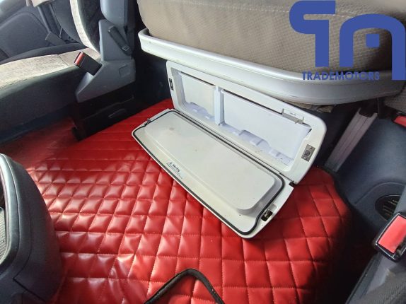 050.Седельный тягач СКАНИЯ R440LA4x2HNA (10442)