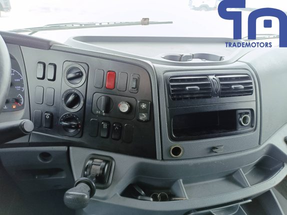 019. Седельный тягач КАМАЗ 5490-S5 (10687)