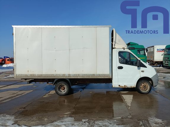 010.Автофургон 2824РЕ на шасси ГАЗ-А21R32(10528)